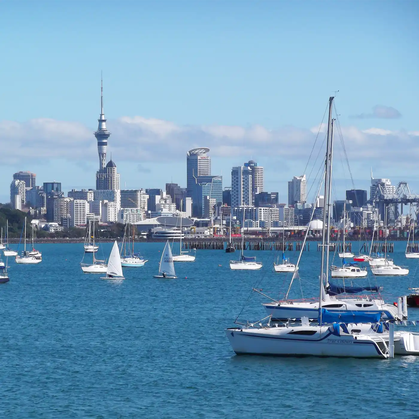 オークランド市